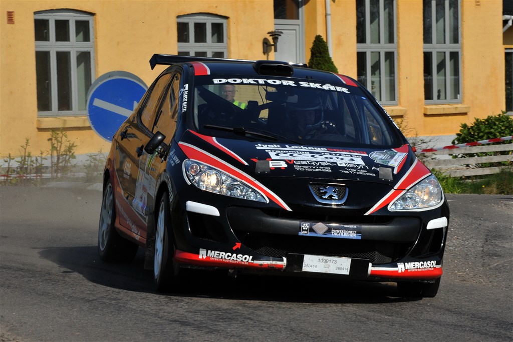 Lokale Benny Pedersen og Mette Felthaus kæmpede med om sejren i Tunet National, indtil deres motor sagde stop på den sidste hastighedsprøve
(Foto: Morten Alstrup)
